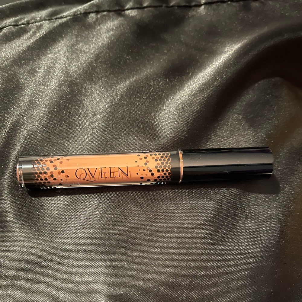 Qveen Liquid Lipstick